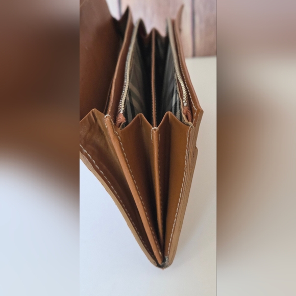 Burberry Tan Leather Wallet - Picture 11 of 16